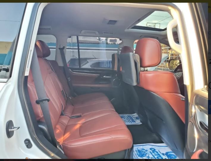 Lexus LX • 2018 • 60,000 km 8