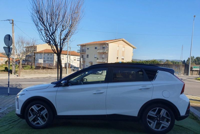 Hyundai Elantra • 2023 • 27,000 km 6