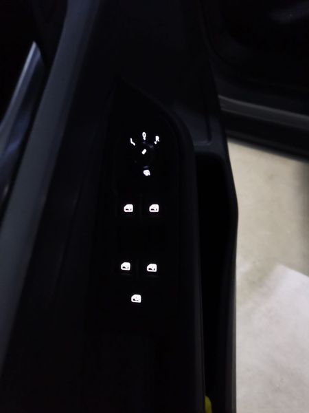 Volkswagen Golf • 2020 • 15,000 km 15