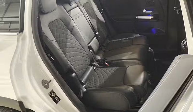 Mercedes-Benz GLB-Class • 2020 • 90,217 km 6