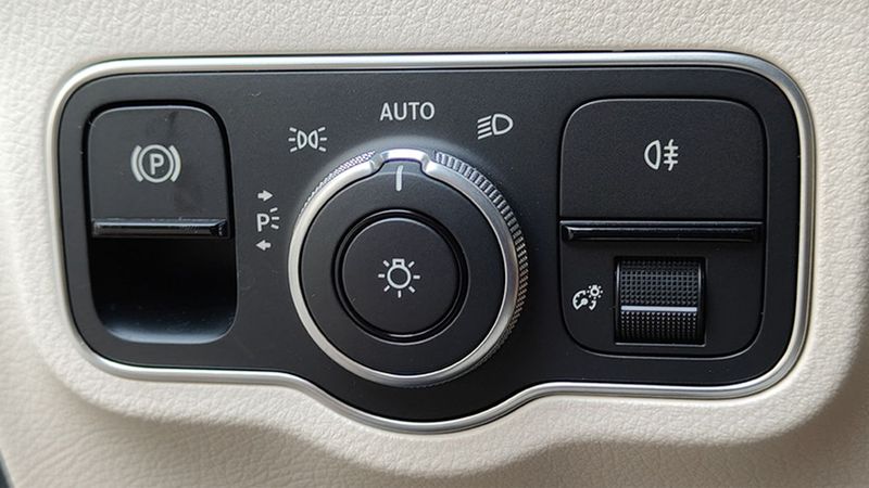 Mercedes-Benz Class B • 2024 • 10,250 km 13