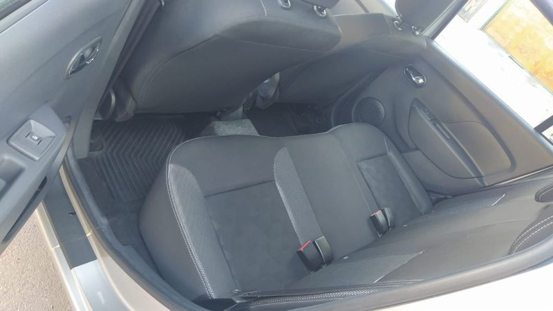 Renault Logan • 2020 • 3,000 km 5