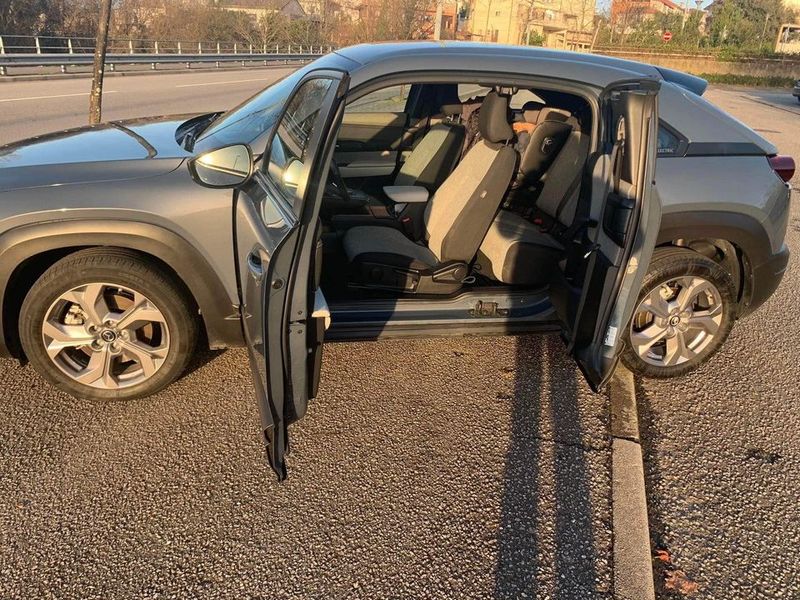 Mazda MX-3 • 2021 • 27,000 km 4