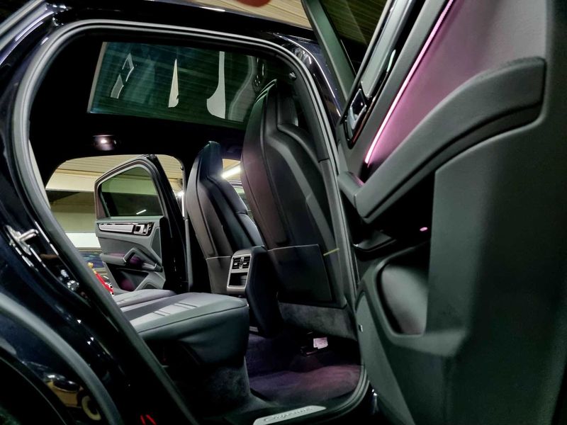 Porsche Cayenne • 2022 • 7,000 km 4