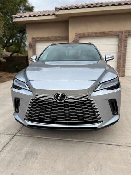 Lexus RX • 2023 • 5,765 km 2