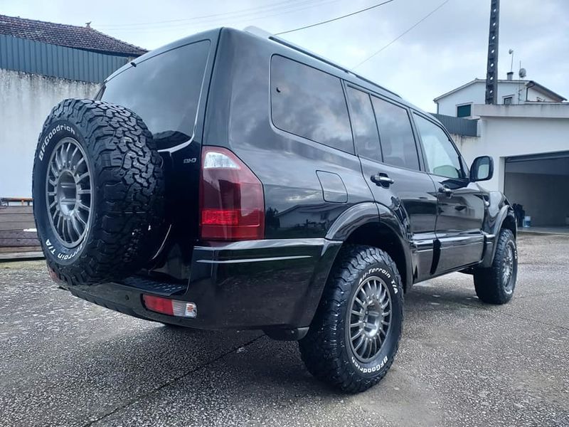 Mitsubishi Pajero • 2005 • 220,000 km 4