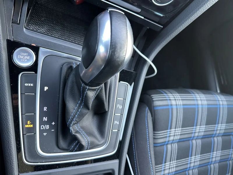 Volkswagen Golf • 2020 • 99,000 km 9