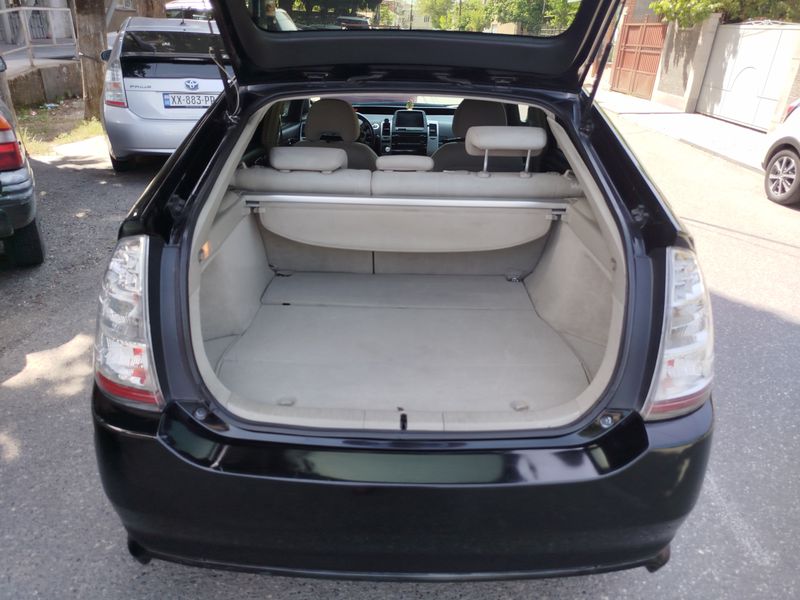 Toyota Prius • 2006 • 290,000 km 9