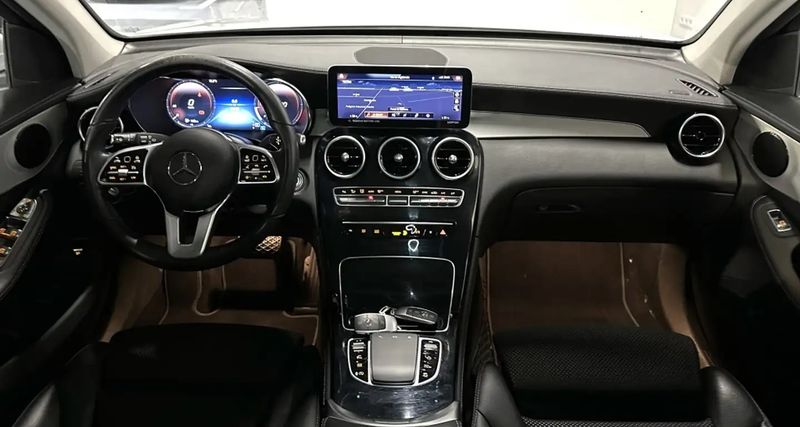 Mercedes-Benz GLC • 2020 • 80,300 km 5