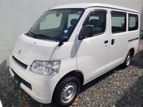 Toyota Hiace Van • 2012 • 21 km 1