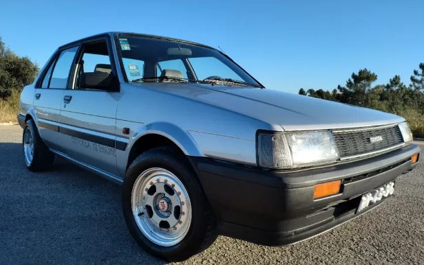 Toyota Corolla • 1985 • 155,000 km 2