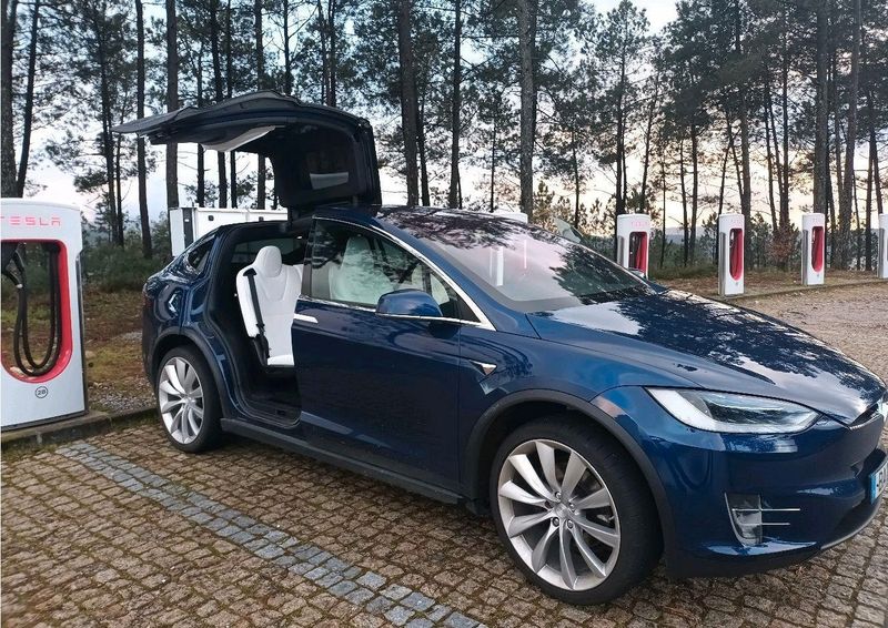 Tesla Model 3 • 2018 • 120,000 km 1