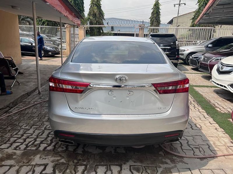 Toyota Avalon • 2018 • 50,000 km 3