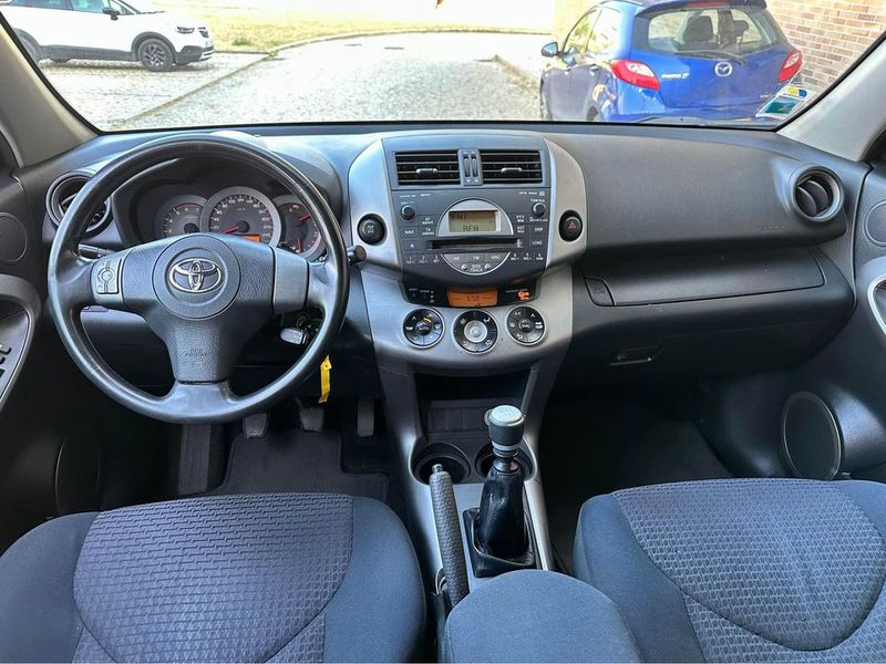 Toyota RAV4 • 2008 • 350,000 km 7