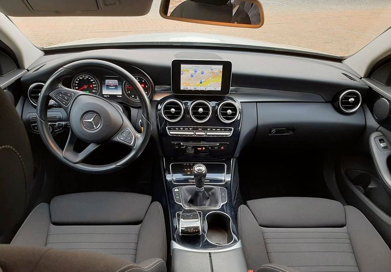 Mercedes-Benz C • 2015 • 139,999 km 4