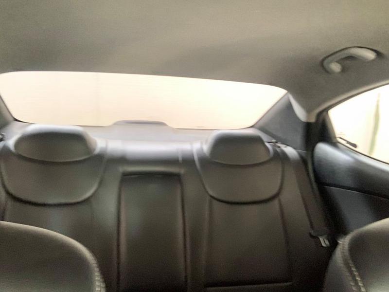 Hyundai Elantra • 2013 • 79,400 km 5