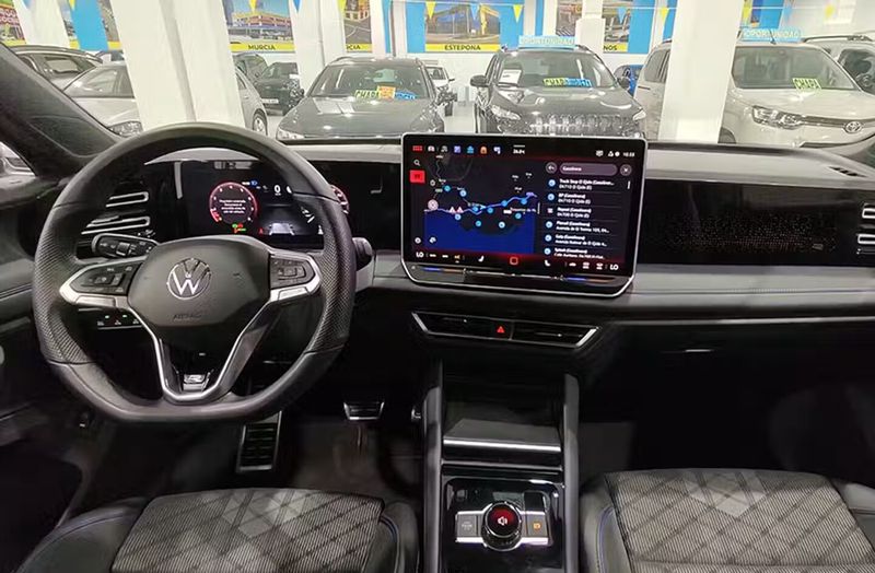 Volkswagen Tiguan • 2024 • 12,098 km 3