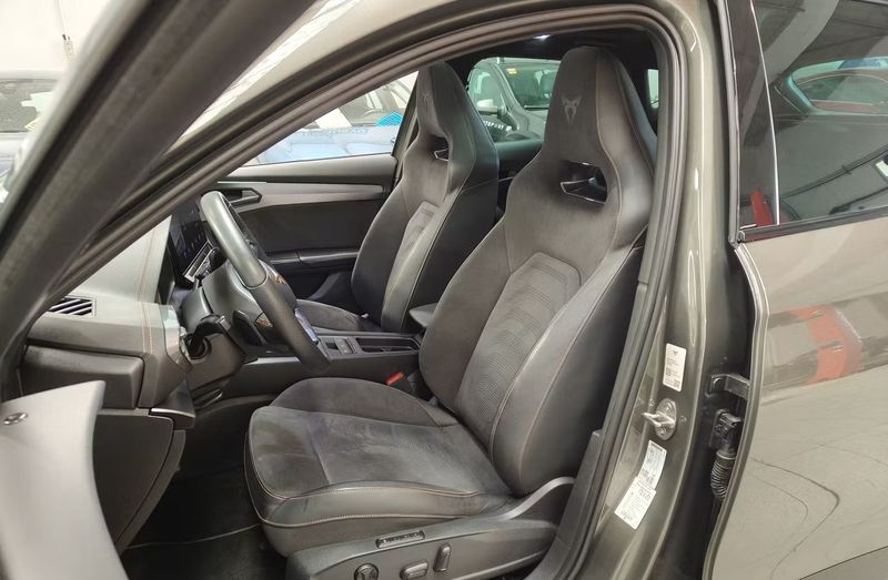 Seat Leon • 2023 • 25,004 km 6