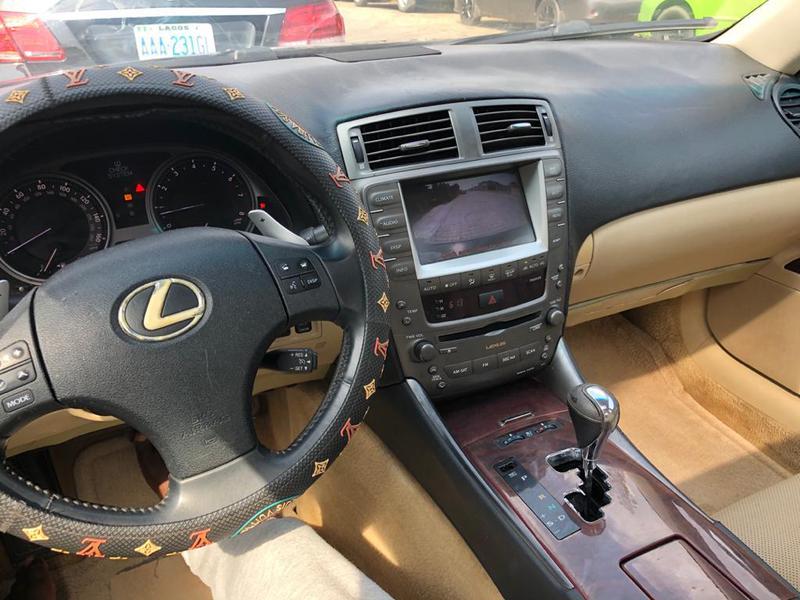 Lexus CT • 2009 • 200 km 4