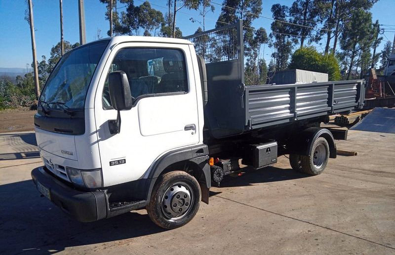 Nissan Cabstar E - T • 2005 • 50,000 km 1