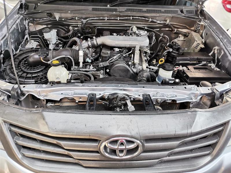 Toyota Hilux • 2016 • 75,000 km 1