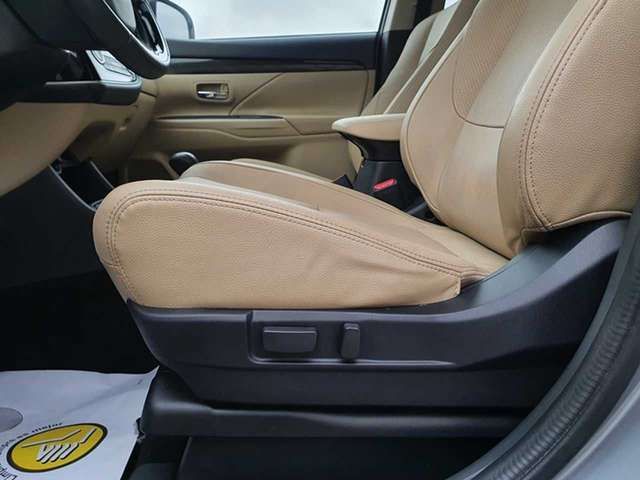 Mitsubishi Outlander • 2016 • 102,000 km 14