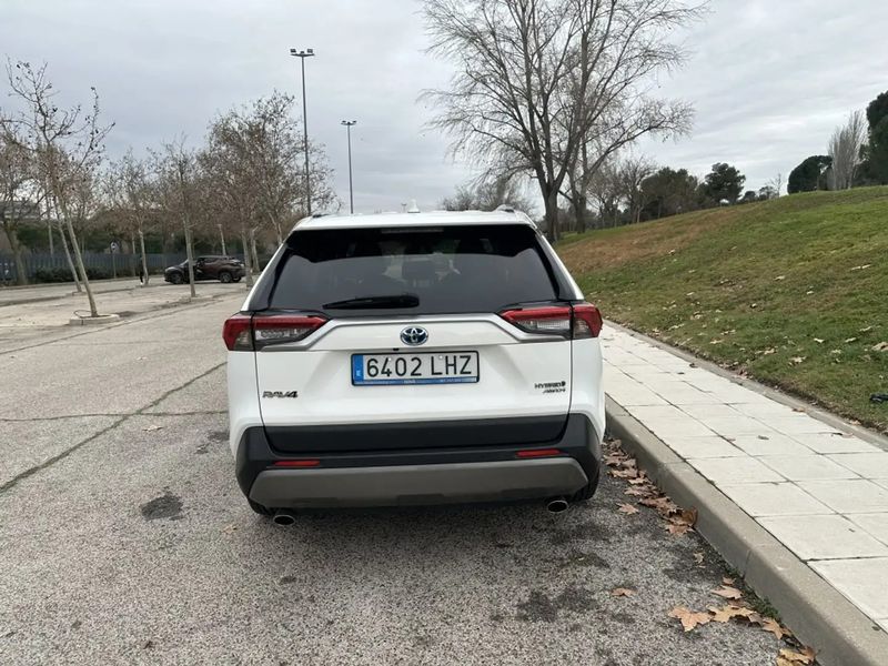 Toyota RAV4 • 2020 • 139,000 km 2