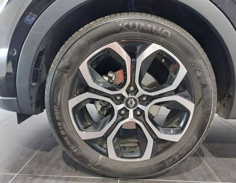 Renault Captur • 2022 • 21,045 km 13