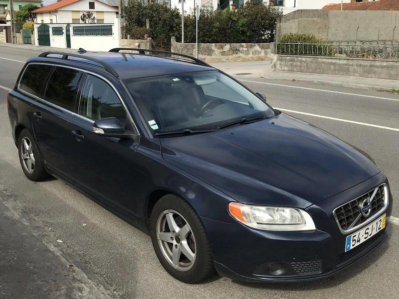 Volvo V70 • 2009 • 170,000 km 2