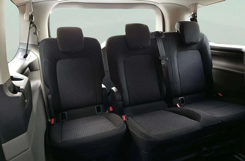 Ford Tourneo Custom • 2024 • 16,902 km 11