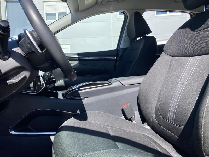 Hyundai Tucson • 2024 • 23,500 km 24