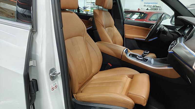 BMW X5 • 2022 • 14,035 km 19