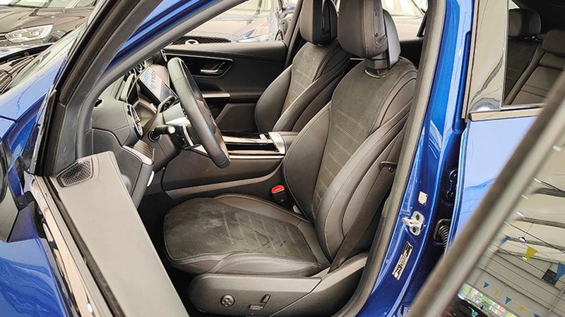 Mercedes-Benz GLC • 2023 • 11,750 km 9