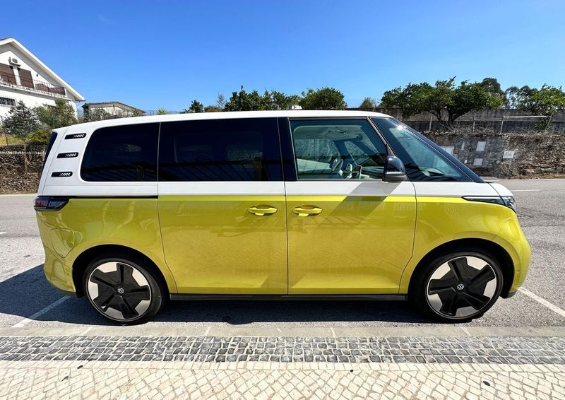 Volkswagen ID.4 • 2023 • 35,200 km 2