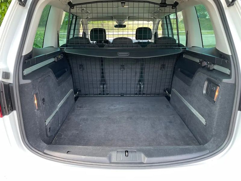 Seat Alhambra • 2018 • 229,000 km 10