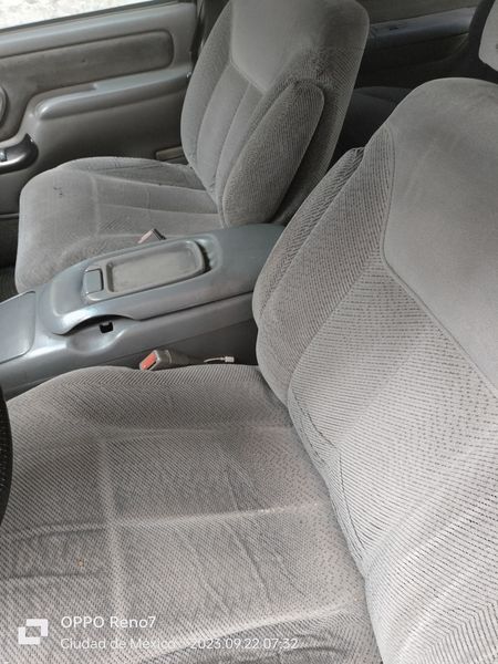 Chevrolet Silverado 2500 • 1997 • 200,000 km 6