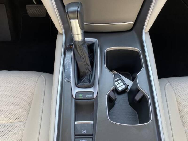 Honda Accord • 2018 • 9,651 km 27