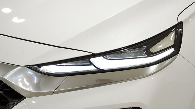 Hyundai Santa Fe • 2019 • 34,654 km 12