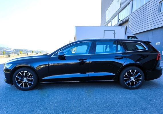 Volvo V60 • 2020 • 69,000 km 7