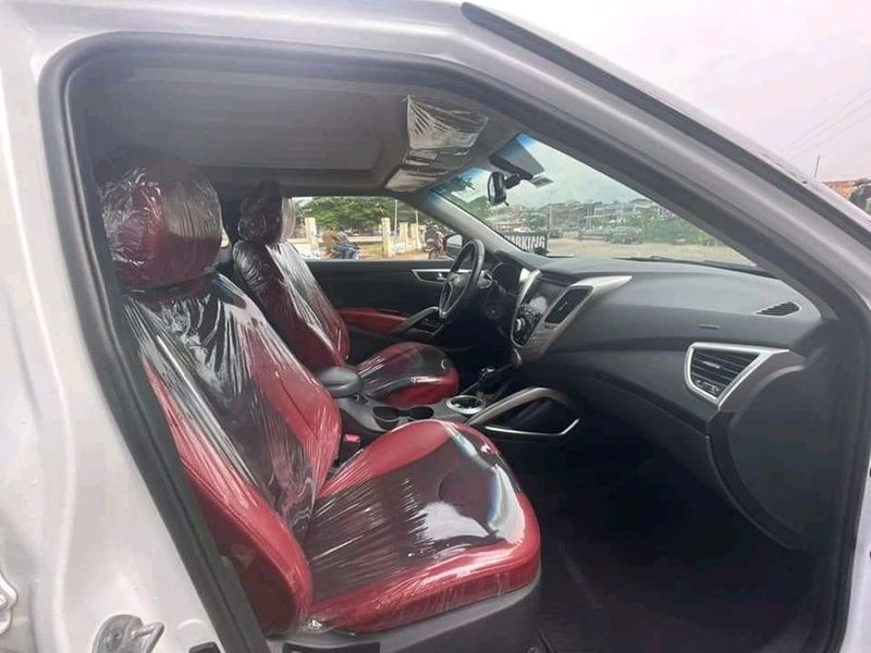 Hyundai Veloster • 2018 • 50,000 km 2