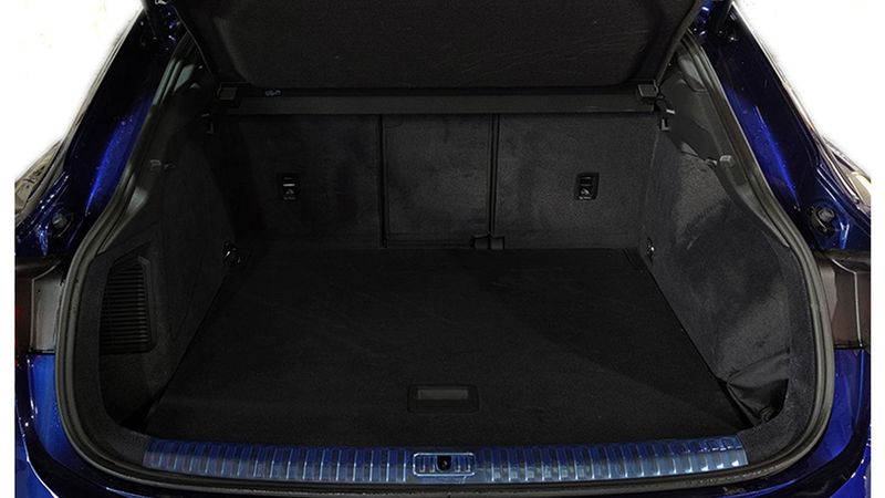 Audi Q3 • 2024 • 13,924 km 13