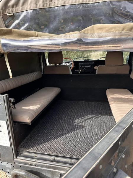 Land Rover Defender • 2006 • 276,000 km 5