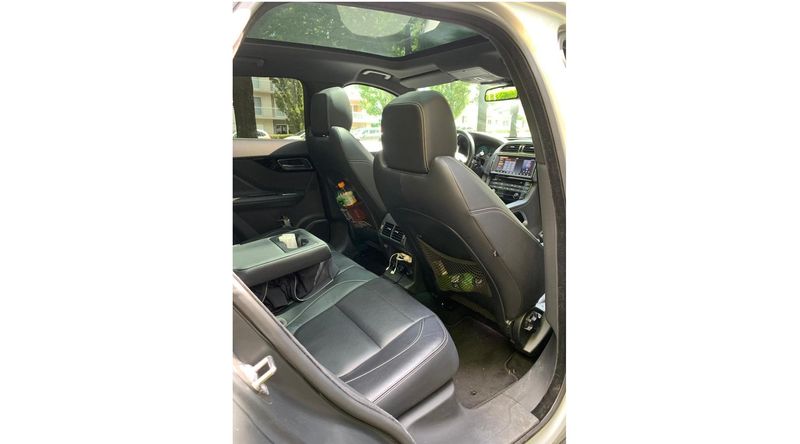 Jaguar F-Pace • 2016 • 230,000 km 4