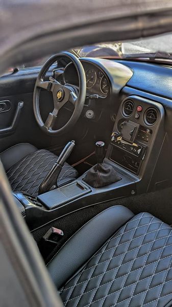 Mazda MX-5 Miata • 1990 • 200,000 km 3