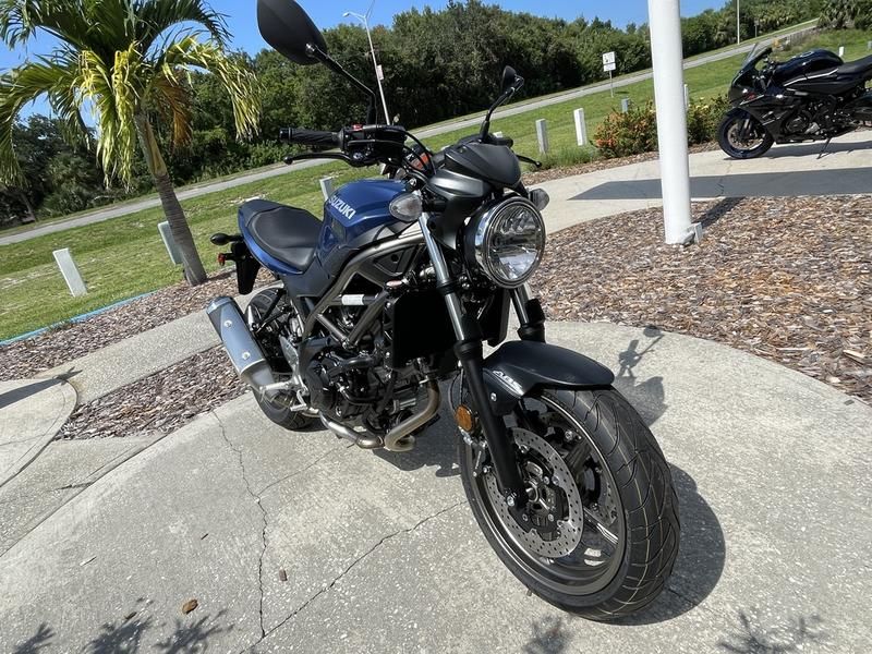 Suzuki sfv650 • 2023 • 1 km 2