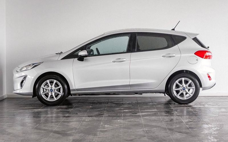 Ford Fiesta • 2019 • 19,999 km 3