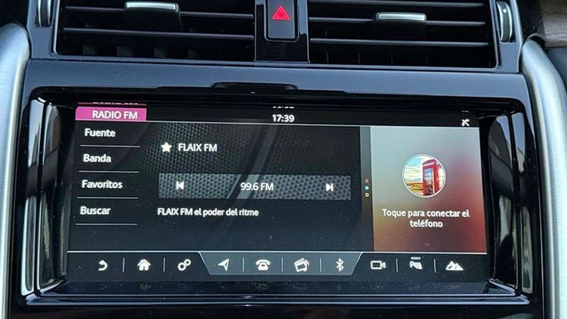 Land Rover Discovery • 2018 • 73,000 km 11