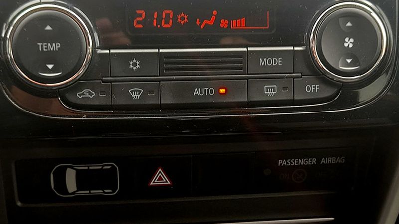 Mitsubishi L200 • 2020 • 121,530 km 30