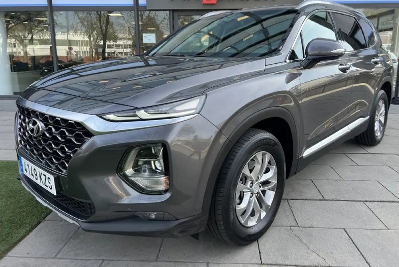 Hyundai Santa Fe • 2019 • 19,200 km 12