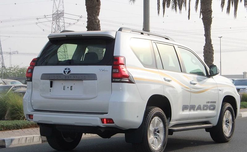 Toyota Land Cruiser • 2023 • 32,000 km 2